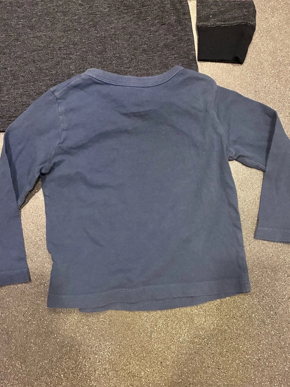 Gap 2T Long Sleeve Shirt Bundle Top Casual Navy Wild Adventure Charcoal Heather